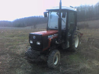 TRAKTOR NEW HOLLAND 70-86S VINOGRADARSKO-VOĆARSKI