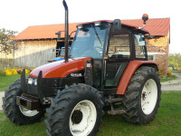 Traktor New Holland