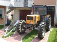 TRAKTOR RENAULT 80-34