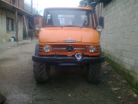 traktor UNIMOG 406