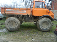 traktor UNIMOG 406