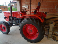 Traktor Universal U 445 DT