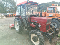 Traktor Universal 530 DTC