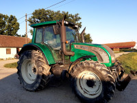 TRAKTOR VALTRA N142D