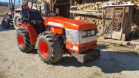 TRAKTOR VINOGRADAR ANTONIO CARRARO 30 KS