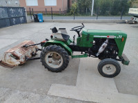 traktor vinogradar vočar Ferrari
