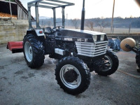 Traktor universal 643 dt