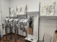 PRODAJEM INVENTAR-OPREMU ZA BUTIK