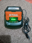 Stihl    baterija  AK10 i punjač AL101