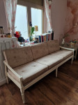 Drvena vintage sofa s foteljom
