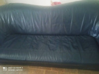 PRODAJEM  KAUČ TROSJED