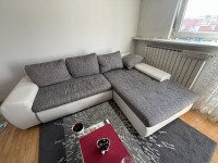 Bijelo sivi kauč