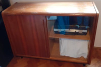 Danska vitrina / komoda sa staklenim drvenim kliznim vratima 1960-te