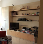 Dnevni boravak, zidna stijena sa dvokrilnim ormarom