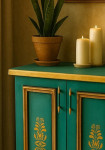 Komoda u plavozelenoj boji