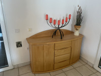 Masivna drvena komoda na prodaju