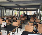 Prodajem set ugostiteljskih stolica i stolova