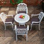 Set 4 stolice i stol u 3 boje