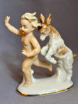 Porculanska figura Gräfenthal (Carl Scheidig) - Putto s jaretom