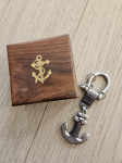 Drvena kutijica s motivom sidra i Privjeskom za ključeve Sidro