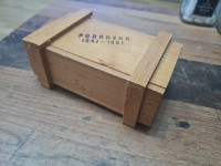 Stara drvena kutija   104