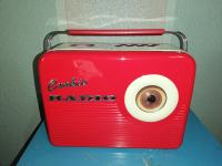 Vintage radio iz 1970-tih godina, dekorativna limena kutija