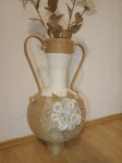 Ukrasna vaza s cvjećem