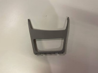 7129141 - DEKORACIJA POKLOPCA PEPELJARE SREBRNA BMW 1 E81 E87 E88