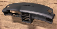 80 AUDI instrumentna ploča AUDI 80 893857069 instrumentna ploča