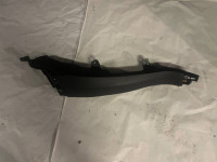 9112886 - POKLOPAC C-STUPA DONJA DESNA CRNI BMW 7 F01 F02