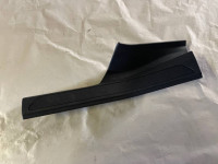 9113023 - STRAŽNJA LIJEVA LAJSNA PRAG CRNA BMW 7 F01 F02