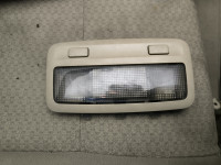 Avensis T25 karavan straznje svijetlo kabine