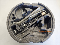 DIZALICA ŠKODA OCTAVIA 2 SET REZERVNOG TOČKA OCTAVIA 2 1K0011031K