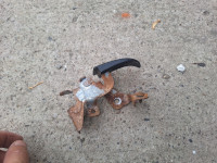 mazda 6  2003g. rucica za otvaranje vrata rezervara