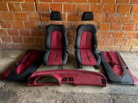 Mercedes CLK unutrašnjost crvena