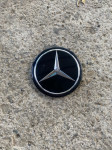 Mercedes znak na volanu
