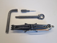 RENAULT MEGANE 3 DIZALICA MEGANE 3 SET REZERVNOG TOČKA 995500002R