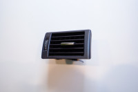 Rešetka ventilatora suvozačeva strana Audi A4 B4 8E0820902F 3zq