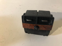 stražnji otvor za ventilaciju središnje konzole Audi A8 D3
