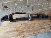 VW Tiguan II – velika maska armature s ventilacijskim rešetkama 5NN858
