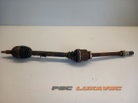 RENAULT LAGUNA 3 2.0 DCI POLUOSOVINA DESNA 8200618168 2009.