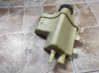 posuda servo ulja renault clio 2