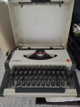 Pisaća mašina Olympia Traveller de Luxe
