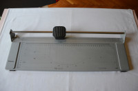 Rezač papira - Fellowes M 460 - sa okruglom oštricom