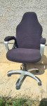 Uredska stolica sa naslonima za ruke - ispravna
