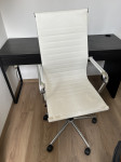 Bijela radna stolica