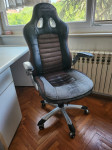 Poklanjam radnu stolicu