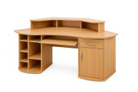 Kutni radni stol s više polica