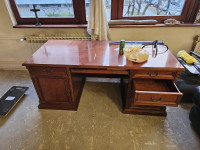 Masivni radni stol - puno drvo