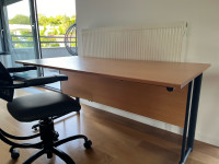 Radni stol, čvrst, stabilan, metal, drvo